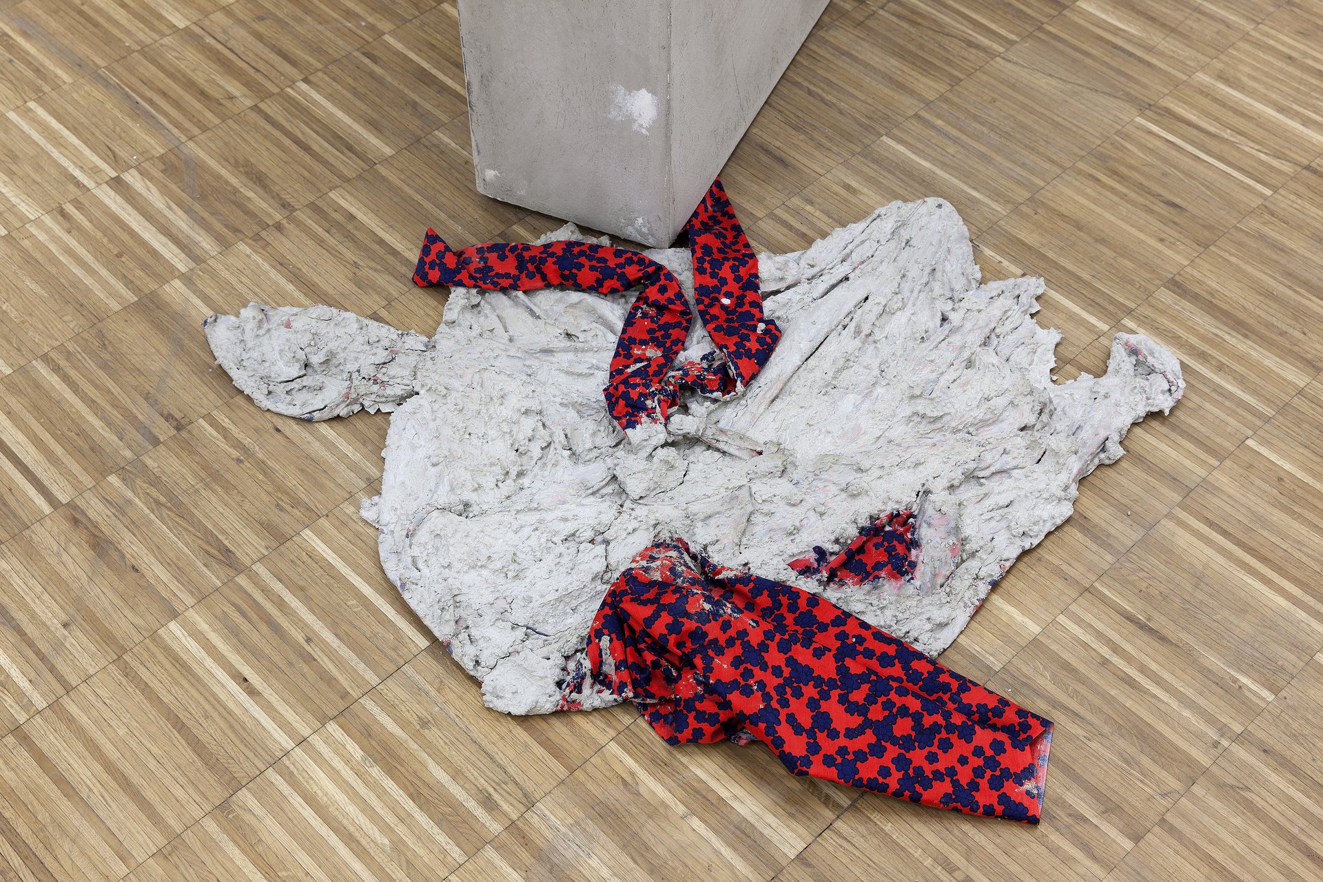 Anna-Sophie BergerConcrete Coat (Kimono), 2016Silk taffeta,thread, concrete88 x 56 cmI Surrender, Dear, Salzburger Kunstverein, Salzburg, 2016